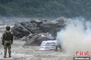 兼祧之妻西藏军区某部高原峡谷实弹射击 锤炼实战能力